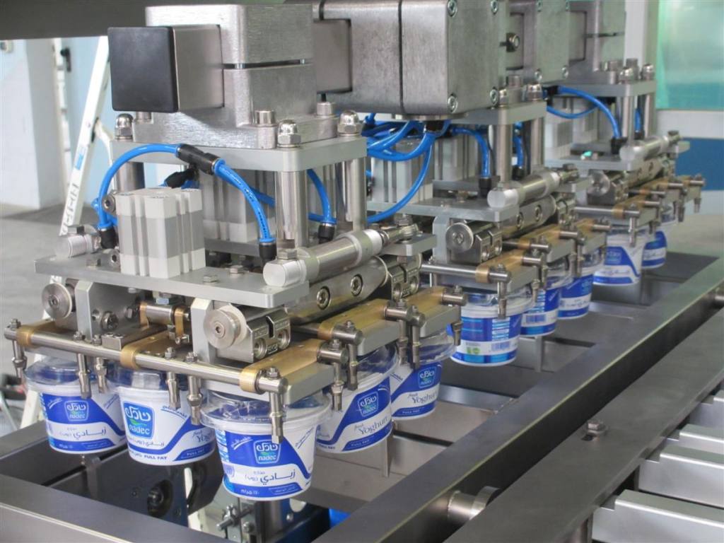 SchuPack Crate Packer für Becher Eimer in Plastikkisten 3