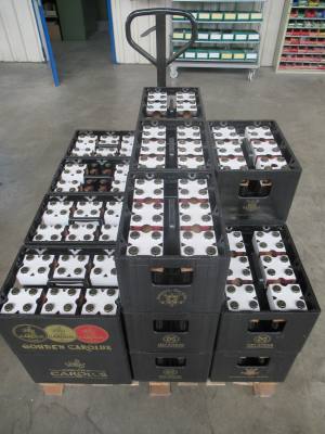 Endprodukt / Clips in Getränkekasten