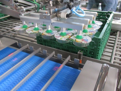 Ø 55 mØ 75 mm Becher werden in Kunststoffkisten verpacktm Becher werden in Kartons verpackt